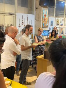 ד"ר נועם גונן בטקס פתיחת התערוכה. צילום שלי סגל