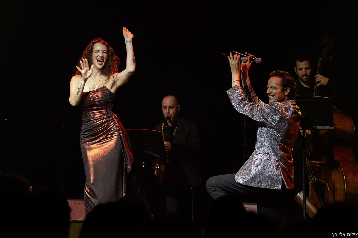 ביקורת: הכוכבת הבריטית אמה סמית' עם הזמר הבינלאומי צחי סיטון במופע המרהיב "ברודווי וכל הג'אז"