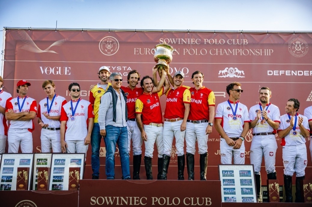 U.S. Polo Assn תמכה באליפות אירופה בפולו ה-15 של פדרציית הפולו הבינלאומית כשותפה רשמית של הביגוד והמדים